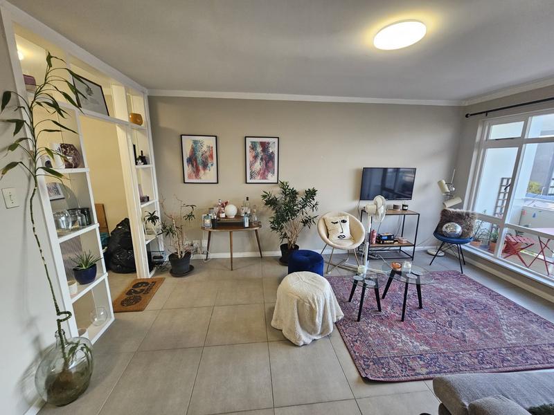 2 Bedroom Property for Sale in Sea Point Western Cape